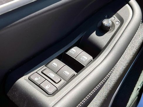 Used 2023 Jeep Grand Cherokee 4WD 4xe image 17