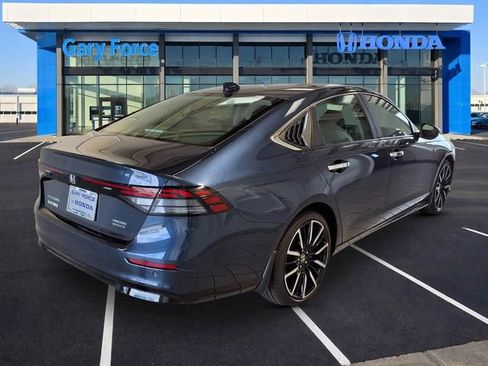 Used 2023 Honda Accord Touring image 2