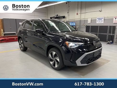 New 2026 Volkswagen Taos SE image 5