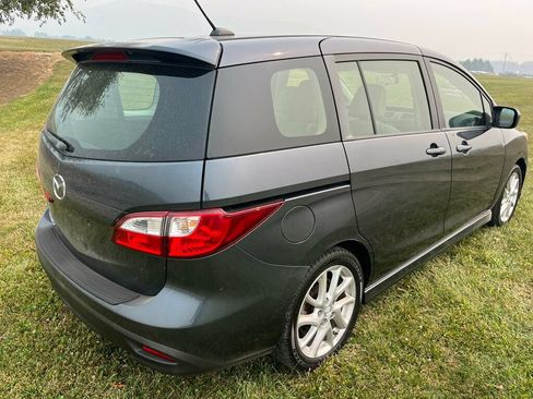 Used 2012 MAZDA MAZDA5 Touring w/ Moonroof & Audio Pkg FWD image 3