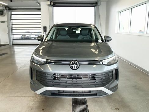 New 2026 Volkswagen Tiguan SE image 2
