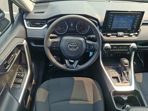 Used 2021 Toyota RAV4 LE AWD/4WD image 11