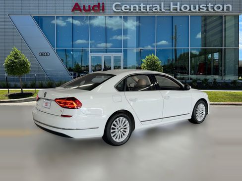 Used 2017 Volkswagen Passat 1.8T SE w/ SE Lighting Package image 9