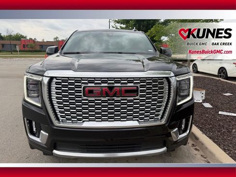 Used 2021 GMC Yukon Denali w/ LPO, Illumination Package AWD/4WD image 2