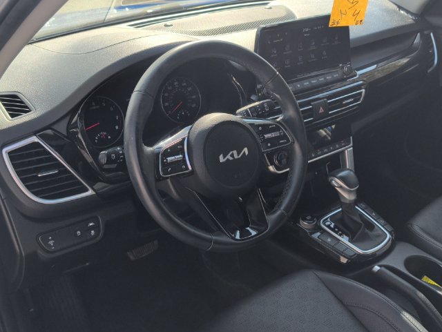 Used 2023 Kia Seltos EX AWD/4WD image 19