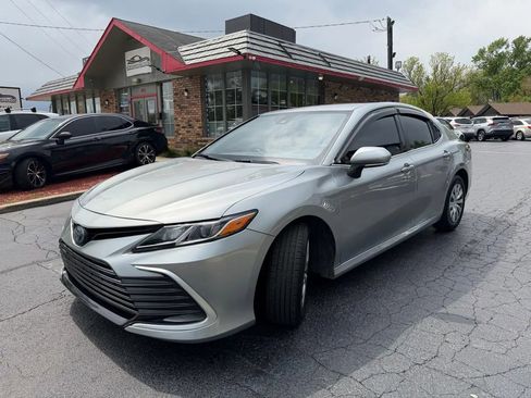 Used 2021 Toyota Camry LE FWD image 3