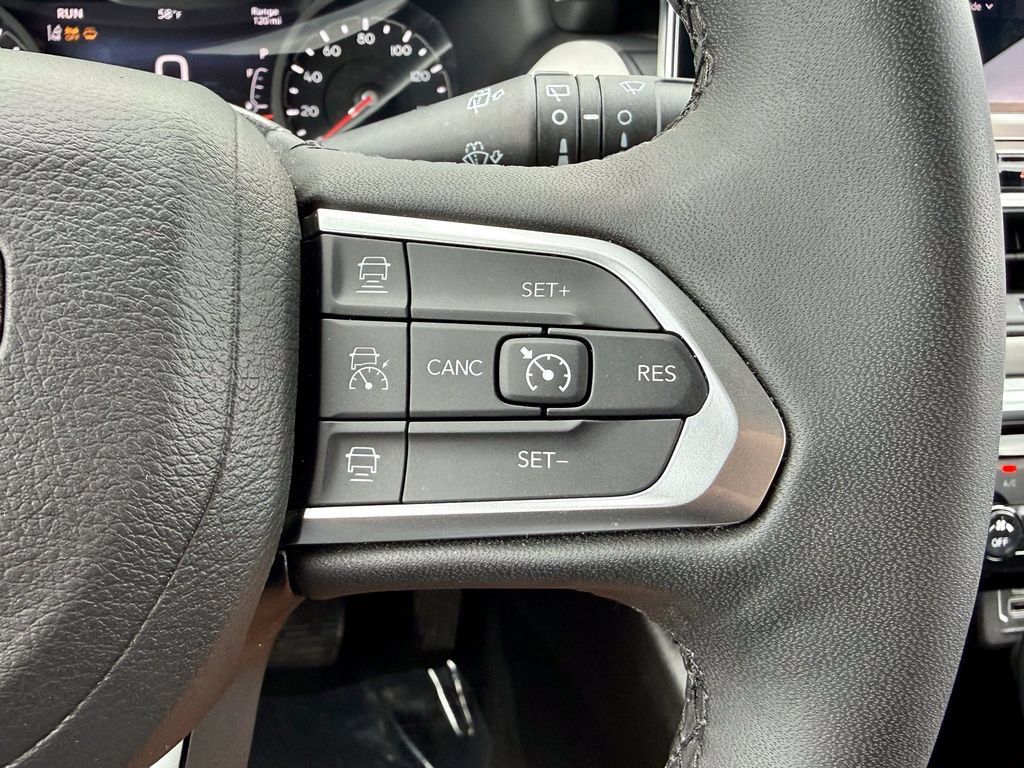Used 2025 Jeep Compass Limited AWD/4WD image 25