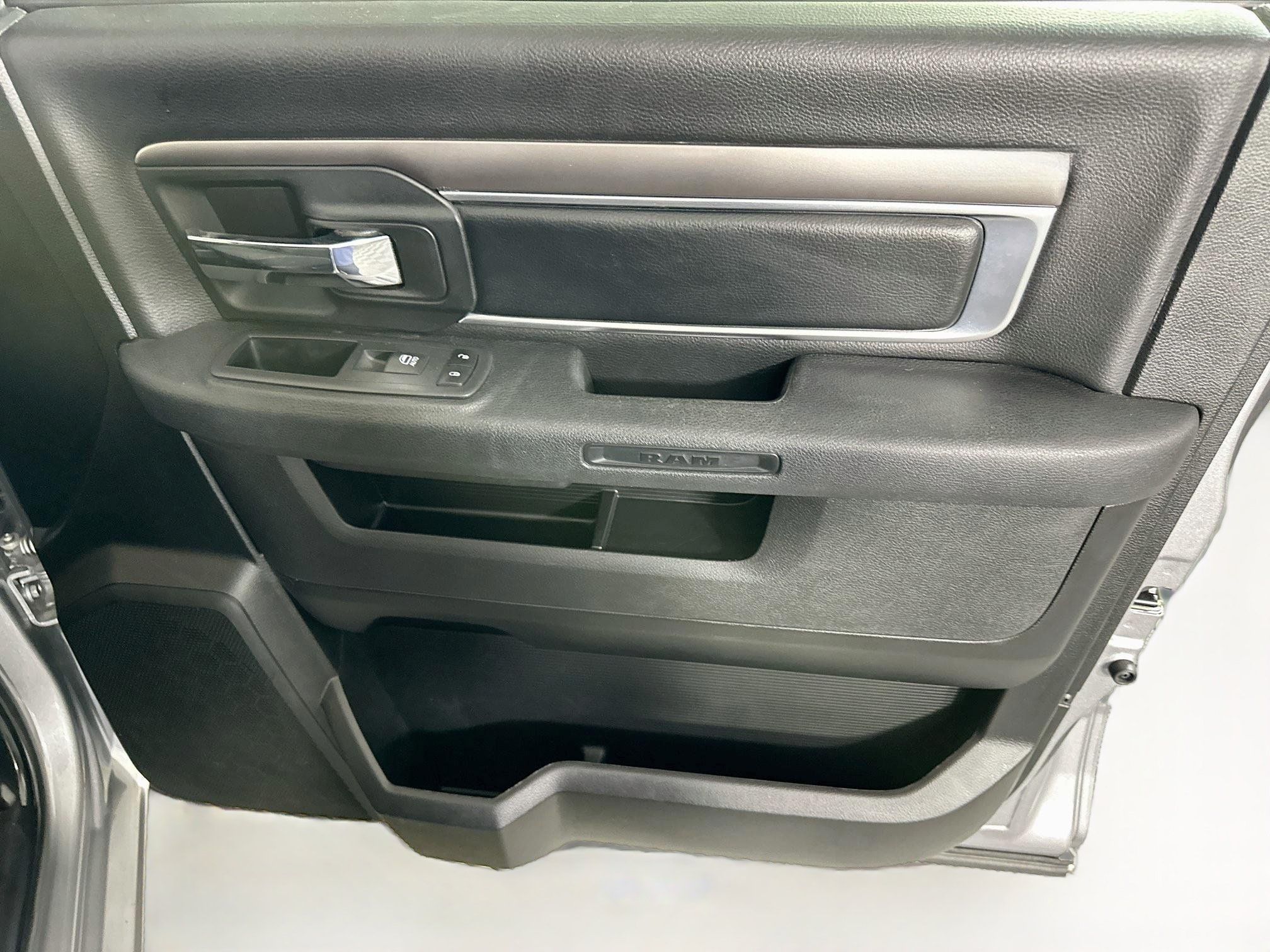 Used 2024 RAM 1500 Warlock AWD/4WD image 29