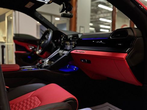 Used 2022 Lamborghini Urus image 15