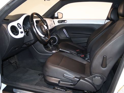 Used 2012 Volkswagen Beetle 2.5 FWD image 29
