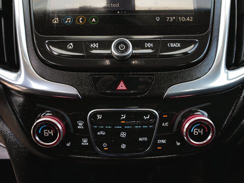 Used 2019 Chevrolet Equinox LT w/ Sun & Navigation Package AWD/4WD image 26