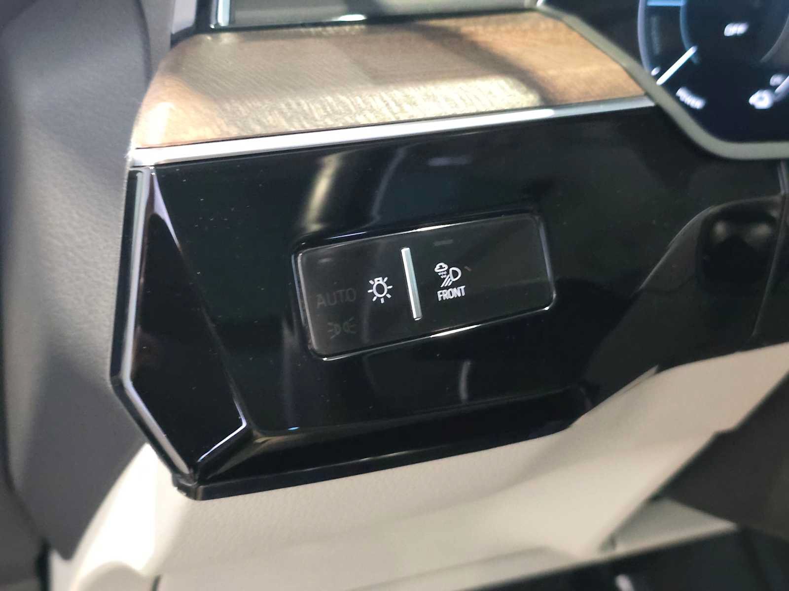 Used 2024 Audi Q8 e-tron Premium Plus w/ Premium Plus Package AWD/4WD image 25