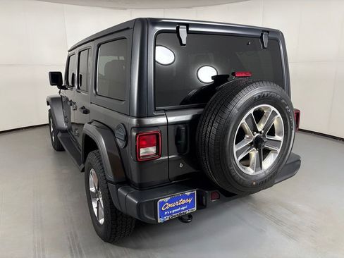 Used 2020 Jeep Wrangler Unlimited Sahara AWD/4WD image 6