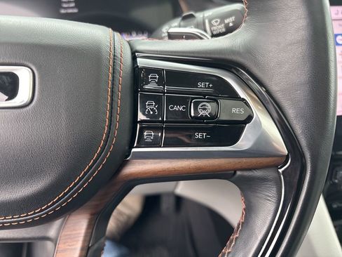 Used 2021 Jeep Grand Cherokee L Summit w/ Luxury Tech Group V image 20