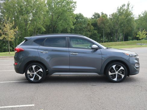 Used 2018 Hyundai Tucson Limited w/ Ultimate Package 02 FWD image 3