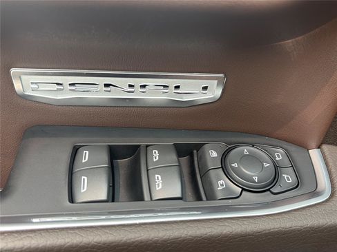Used 2022 GMC Sierra 1500 Denali AWD/4WD image 31