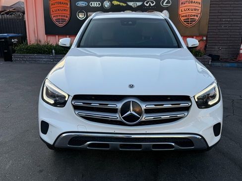 Used 2022 Mercedes-Benz GLC 300 4MATIC w/ Premium Package Lite image 3