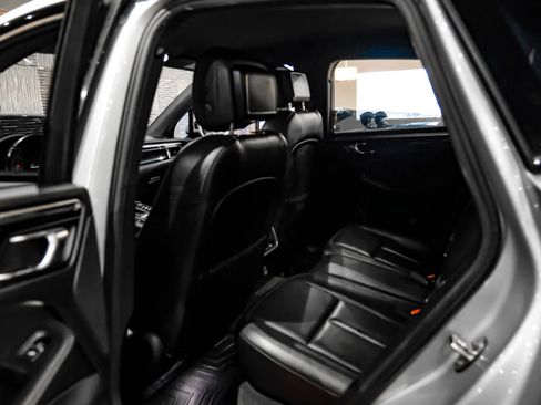 Used 2018 Porsche Macan S image 32