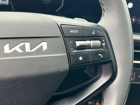 Certified 2025 Kia EV6 Light w/ Light LR Technology Package AWD/4WD image 23
