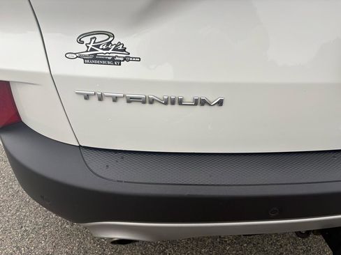 Used 2022 Ford Escape Titanium w/ Class II Trailer Tow Package AWD/4WD image 9