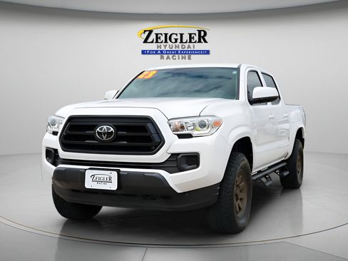 Used 2023 Toyota Tacoma SR AWD/4WD image 3