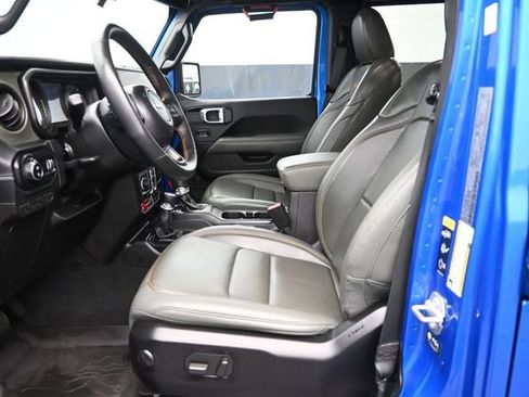 Used 2024 Jeep Gladiator Mojave AWD/4WD image 21