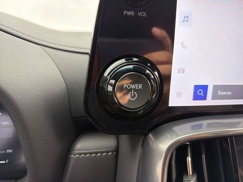 Used 2025 Lexus LX 700h Overtrail image 23