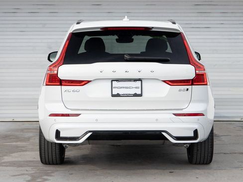 Used 2022 Volvo XC60 B5 R-Design w/ Advanced Package image 8