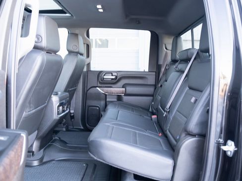 Used 2022 GMC Sierra 3500 Denali w/ Denali Black Diamond Edition image 20