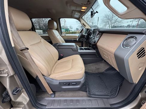 Used 2013 Ford F450 Lariat w/ Lariat Interior Pkg image 22