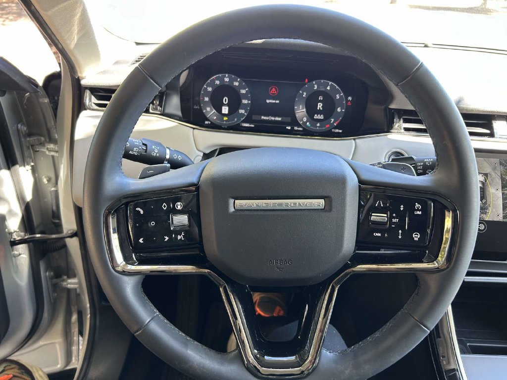 Used 2025 Land Rover Range Rover Evoque Dynamic SE AWD/4WD image 20