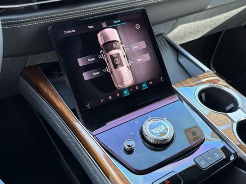 Certified 2025 Cadillac Escalade Sport Platinum image 25