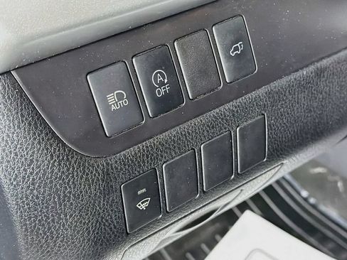 Used 2019 Toyota Highlander XLE AWD/4WD image 10