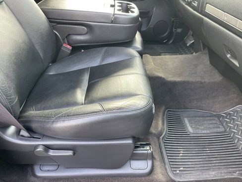 Used 2013 Chevrolet Silverado 2500 LT w/ Interior Plus Package image 11
