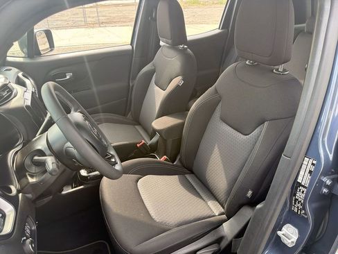 Used 2021 Jeep Renegade Latitude w/ Sun & Sound Group AWD/4WD image 13