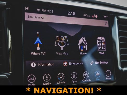 Used 2019 Chrysler Pacifica Touring Plus w/ Advanced Safetytec Group image 3