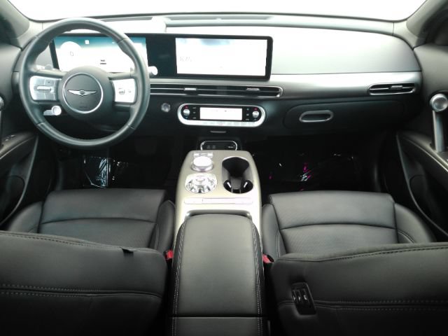 Used 2024 Genesis GV60 RWD image 2