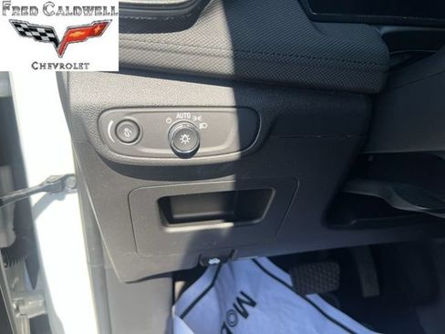 Used 2025 Chevrolet TrailBlazer LT FWD image 23