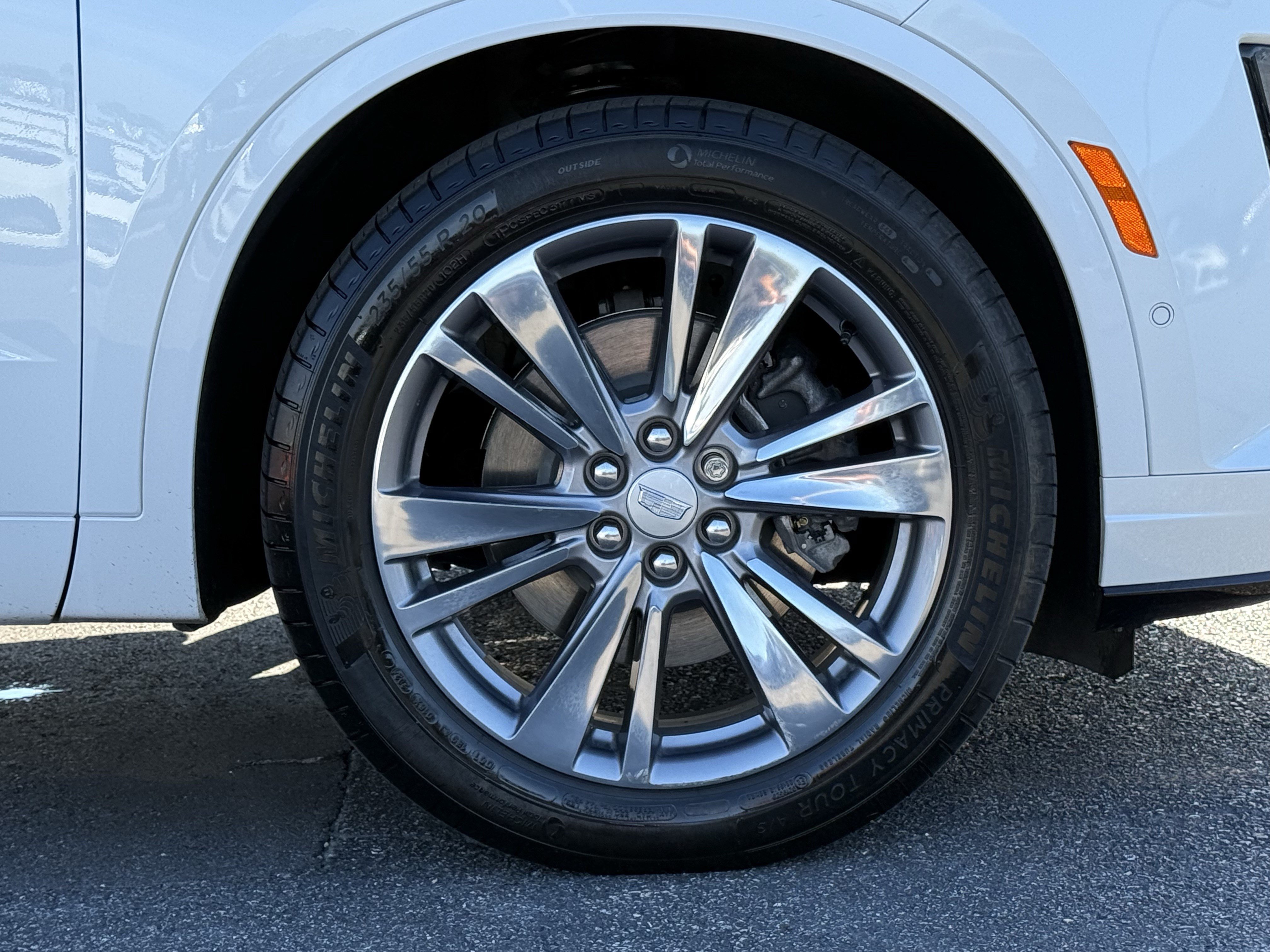 Used 2025 Cadillac XT6 Premium Luxury w/ Technology Package FWD image 13