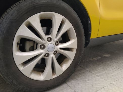 Used 2016 Kia Soul + FWD image 31