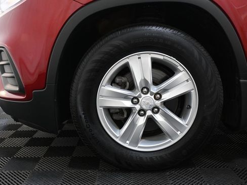 Used 2019 Chevrolet Trax LT w/ LT Convenience Package FWD image 33