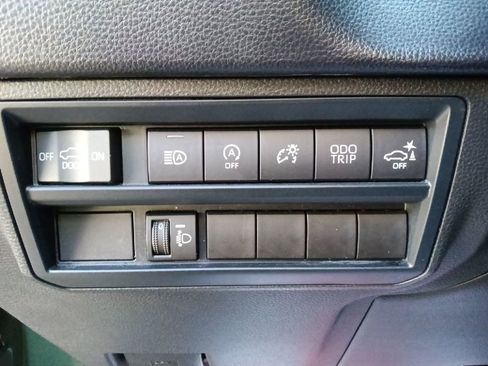 Used 2022 Toyota Tundra SR5 w/ Convenience Package image 18