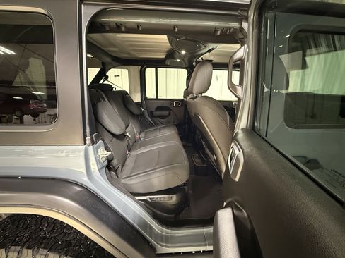 Used 2024 Jeep Wrangler Unlimited Rubicon 4xe w/ Technology Group image 10