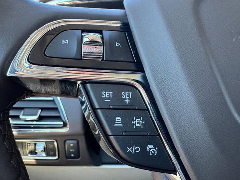 Used 2024 Lincoln Navigator Black Label AWD/4WD image 17