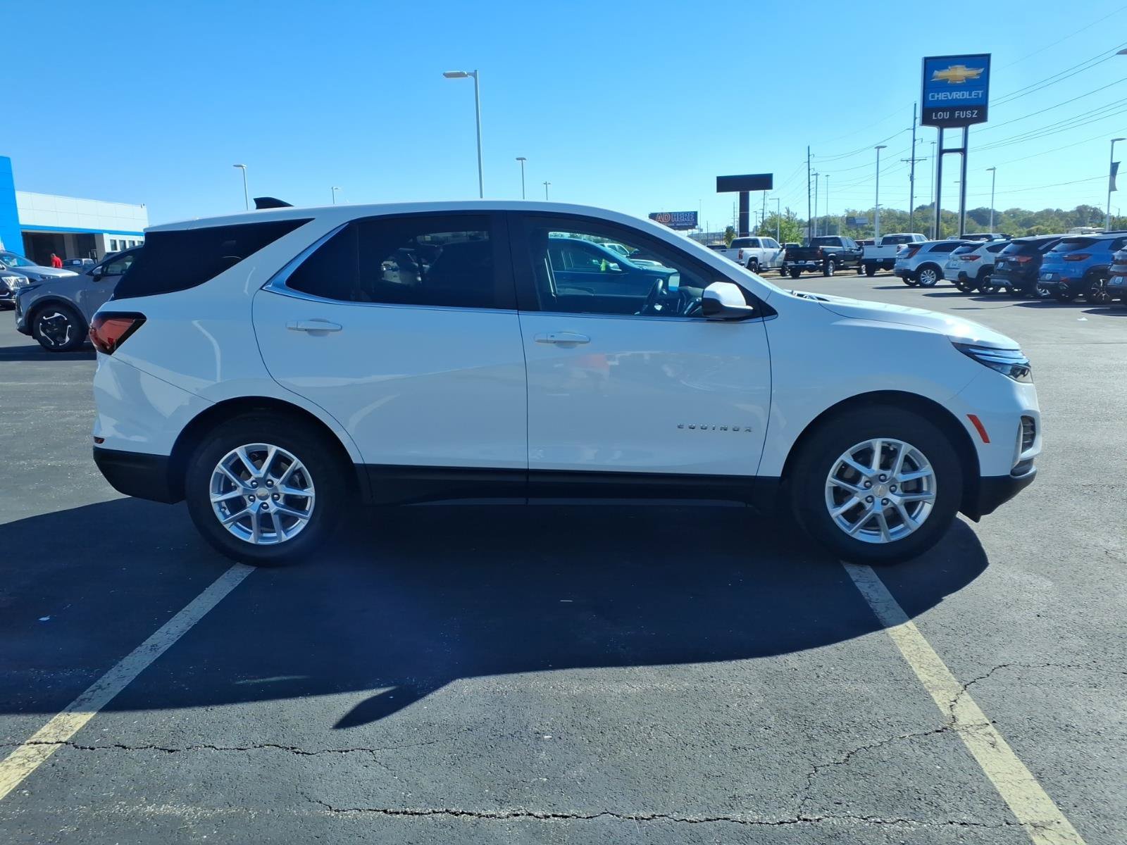 Used 2023 Chevrolet Equinox LT FWD image 28