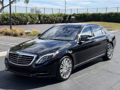 Used 2017 Mercedes-Benz S 550 Sedan image 2