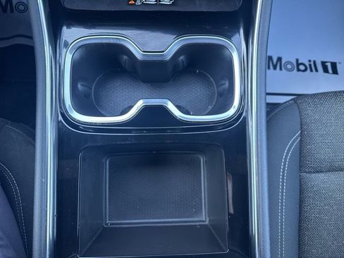 Used 2025 Chevrolet Traverse LT image 35