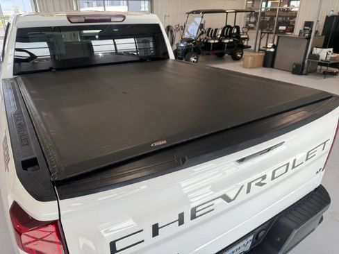 Used 2022 Chevrolet Silverado 1500 LT Trail Boss w/ LPO, Dark Essentials Package AWD/4WD image 17