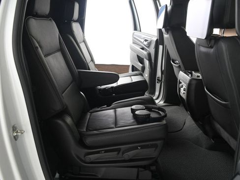 Used 2024 GMC Yukon XL Denali AWD/4WD image 37