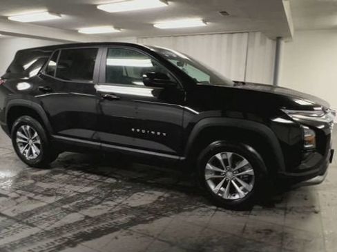 Certified 2025 Chevrolet Equinox LT image 2